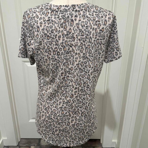 Z Supply Leopard V-Neck T-Shirt Large - Picture 4 of 6